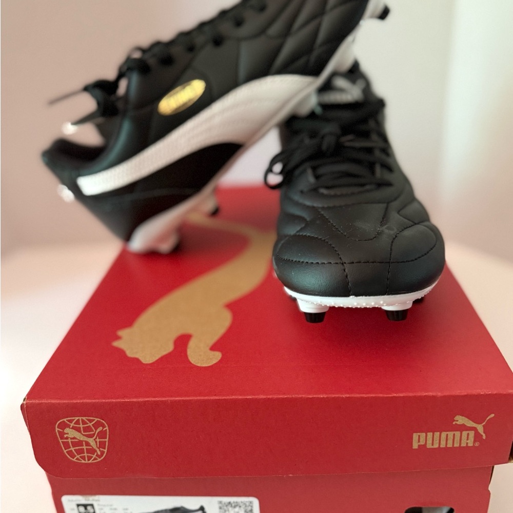 Puma King Top FG/AG Black and White Soccer Cleats Men’s 8.5 NEW